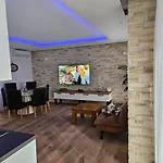 Apartament Crostar Pjescana Uvala