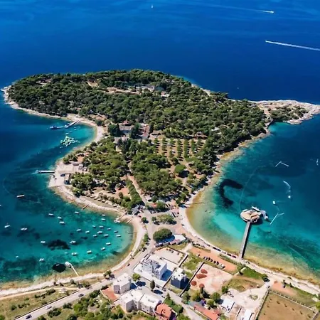 Crostar ペシュチャーナ・ウヴァラ