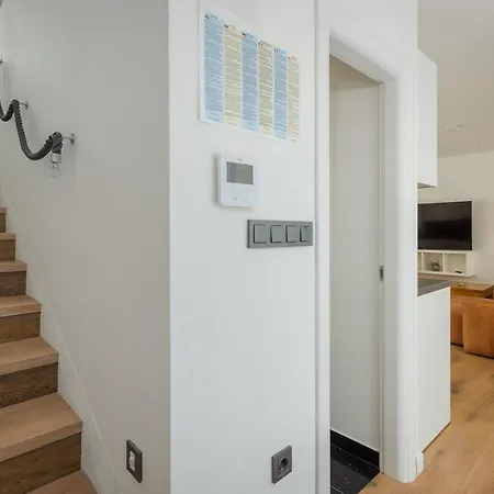 Crostar Apartment *