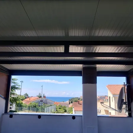 Crostar Apartment