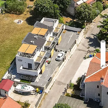 Apartment Crostar *